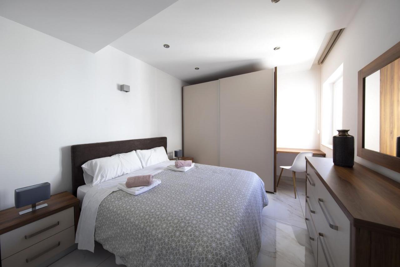 Luxurious 3 Bedroom Apartment With Breathtaking Views - Mmai1-1 Saint Julian's Exterior photo