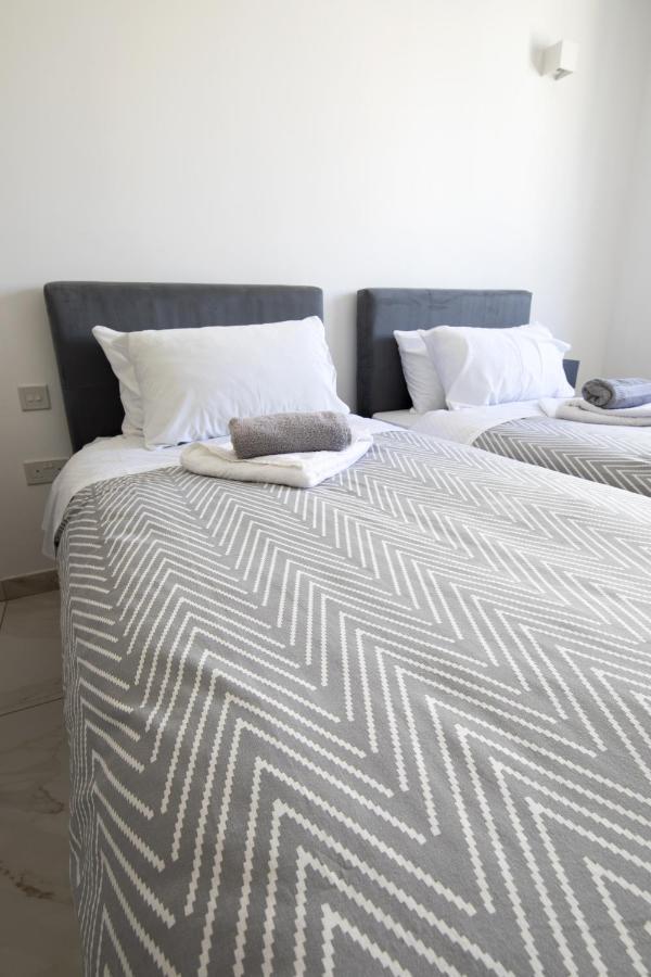 Luxurious 3 Bedroom Apartment With Breathtaking Views - Mmai1-1 Saint Julian's Exterior photo
